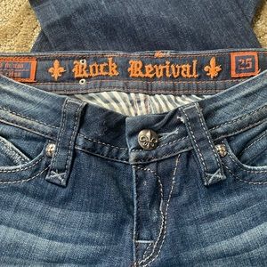 ROCK REVIVAL BOOTCUT JEANS.  STYLE: ANJA.  SIZE 25